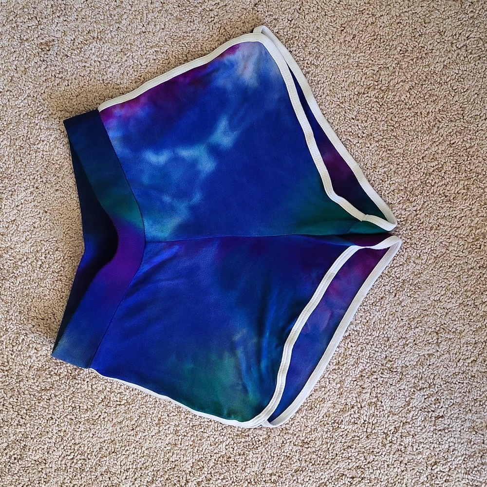 Tie dye sporty short shorts